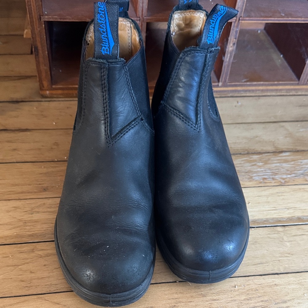 Thermal Blundstone Black Leather Chelsea Boots Size 8 US